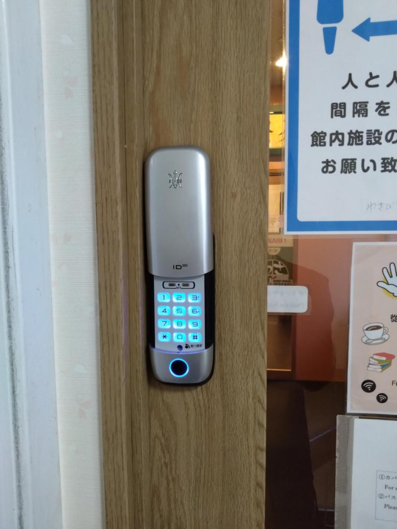 Cafe&Hostel Kimi To Ichigo Осака Экстерьер фото